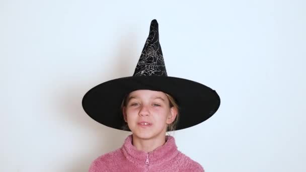 Teen Blond Girl Black Witch Hat Actively Telling Something Looking — Stock video