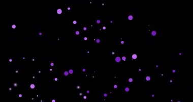 Konfeti animasyonu siyah arka planda izole edildi. Mor, menekşe ve leylaktan oluşan yuvarlak konfetiyle bayram renkli animasyonlar.