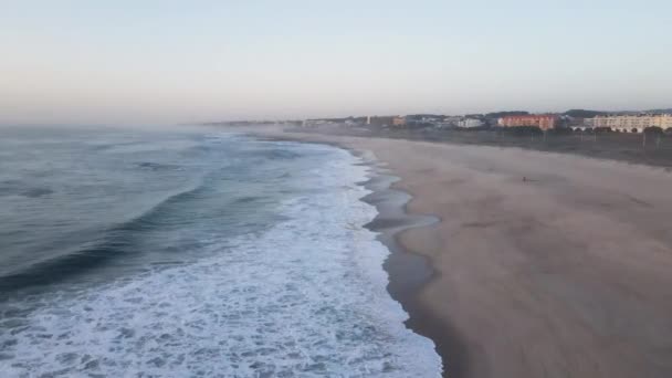 Espinho Portugalsko 2023 Drone Pohled Krásnou Písečnou Pláž Velké Kameny — Stock video