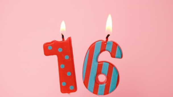 Dieciséis Años Anniversary Video Banner Burning Spotted Striped Red Candles — Vídeo de stock