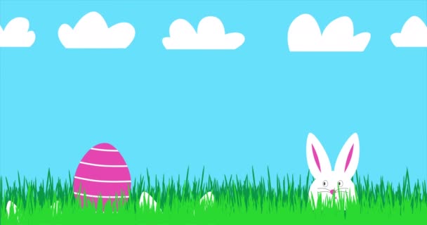 ハッピーイースターアニメーションバナー 3つの面白い白ウサギとカラフルなイースターエッグ イースターは緑の草でかわいいバニー 明るい色でお祝いイースタービデオ — ストック動画