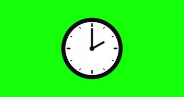 Yeşil arkaplanda basit bir simge saat animasyonu. 24 saat geri sayım günü. Hareket eden oklarla saatin 4K çözünürlük canlandırması.