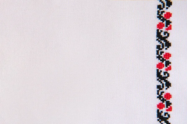 Στοιχείο Χειροποίητου Κεντήματος Λευκά Λινά Από Κόκκινα Και Μαύρα Βαμβακερά — Φωτογραφία Αρχείου