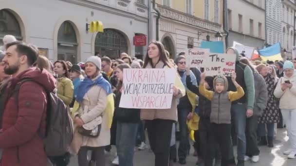 Краков Польша Февраля 2024 Года Марш Призывом Помощи Украины Война — стоковое видео