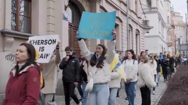 Krakow Polska Luty 2024 Protestujący Plakatami Hasłami Europie Wojna Między — Wideo stockowe