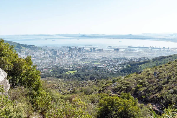 Een Mistige Cape Town City Centre Gezien Vanaf Platteklip Gorge — Stockfoto