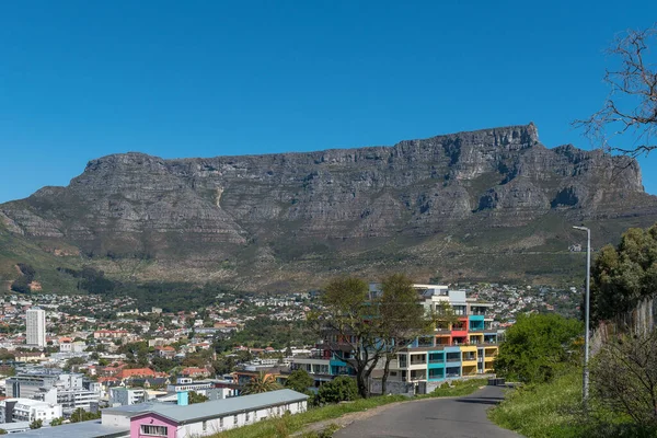 南非开普敦 2022年9月14日 Table Mountain 开普敦的一部分 以及从军事路上看到的五彩斑斓的Bo Kaap的一部分 — 图库照片