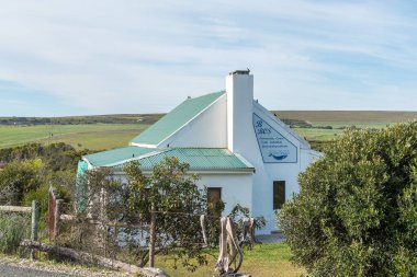 Baarskeerdersbos, Güney Afrika - 21 Eylül 2022: Batı Cape Eyaleti 'ndeki Baardskeerdersbos Toplum Merkezi.