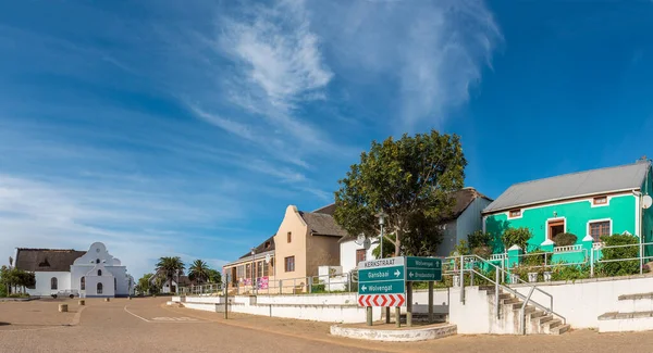 南アフリカのエリム 2022年9月21日 西ケープ州エリムにある歴史的家屋 ビジネス モラヴィア教会のある通りのシーン — ストック写真