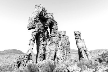 Rock formations on the Vensterklippe hiking trail at Dwarsrivier in the Western Cape Cederberg. Monochrome