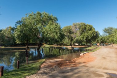 Augrabies Falls Ulusal Parkı 'ndaki karavan parkında su baskını.