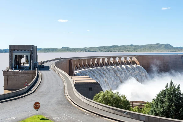Largest Dam South Africa Gariep Dam Overflowing Orange River People — Stock Photo, Image