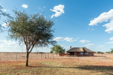 Upington, Güney Afrika - 24 Şubat 2023 Kalahari Monate Lodge 'da bir dağ evi, Upington' un kuzeyinde, Kuzey Cape Eyaleti 'nde.