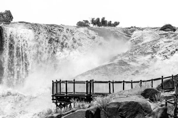 Ein Aussichtspunkt Wichtigsten Augrabies Wasserfall Überfluteten Orange River Einfarbig — Stockfoto