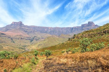 Kraliyet Natal Ulusal Parkı 'ndaki amfitiyatro Mahai' den Thendele Kampı 'na kadar olan yürüyüş parkından görüldü..