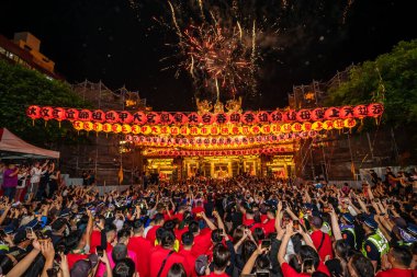 Taichung, Tayvan - 5 Nisan 2024, Dajia Mazu Festivali Tayvan 'da düzenlenen geleneksel hac festivali..