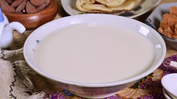 Traditionelles Chinesisches Essen Sojamilch Stockvideo