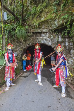 New Taipei, Tayvan-8 Mayıs 2024: Guandu Mazu, New Taipei 'nin Jiufen ilçesini denetliyor
