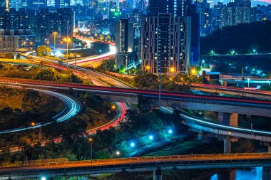 New Taipei şehrinde çevre yolu olan güzel bir mimari yapı. 