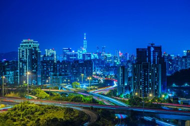 New Taipei şehrinde çevre yolu olan güzel bir mimari yapı. 