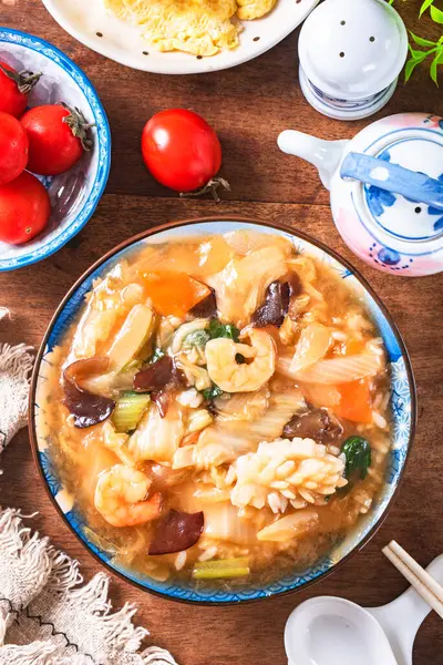 Chukadon (pirinç kasesinde nişasta soslu karışık sebzeler ve deniz ürünleri), Japon mutfağı