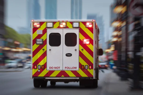 Ambulancia Coche Del Servicio Médico Emergencia Calle Urbana Temas Rescate — Foto de Stock