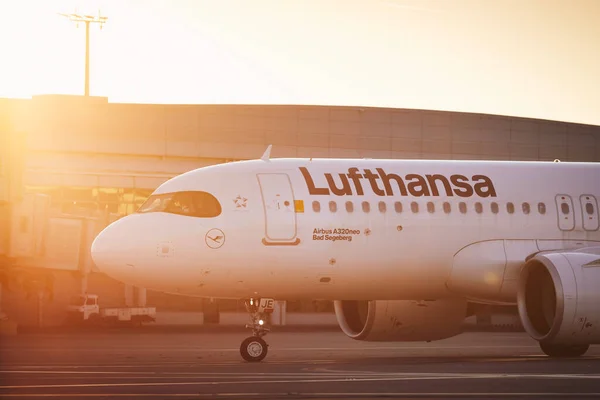 Praag Tsjechië Augustus 2022 Lufthansa Airbus A32O Neo Taxiën Naar — Stockfoto