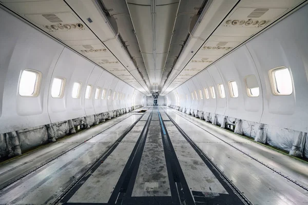 Avión Comercial Bajo Mantenimiento Pesado Dentro Cabina Pasajeros Sin Asientos —  Fotos de Stock