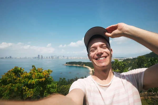Happy Man Taking Selfie Photo Summer Vacation Day Handsome Tourist — Stock Photo, Image