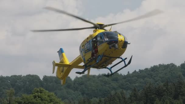 Trutnov Çek Cumhuriyeti Haziran 2023 Helicopter Eurocopter Ec135 Helicopter Emergency — Stok video