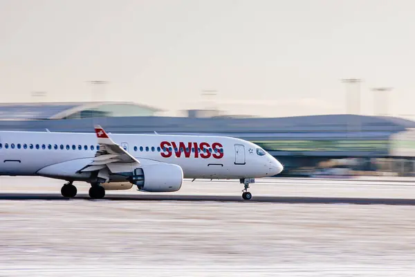 Prague Czech Republic January 2024 Swiss Airlines A220 Take Runway — Stock Photo, Image