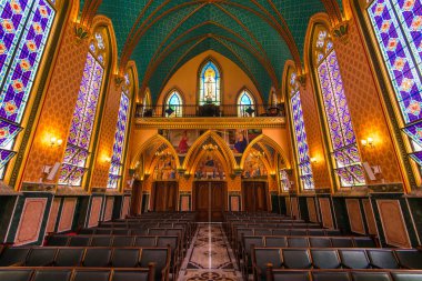 Nova Friburgo şehrindeki Fatima Şapeli 'nin son derece süslü ve detaylı iç mimarisi.