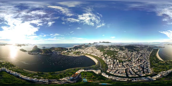 日出日落时里约热内卢市瓜纳巴拉湾上方360度全景 — 图库照片