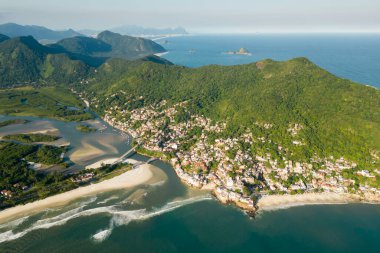 Brezilya Rio de Janeiro sahilinde Barra de Guaratiba 'nın hava görüntüsü