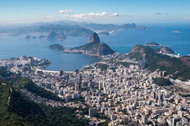 Rio de Janeiro 'nun ünlü manzarası Şekerleme Dağı ile