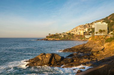Rio de Janeiro Sahili Vidigal Favela Ufukta ve İki Kardeş Dağı 'nda