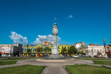 Belem, Brezilya - 24 Aralık 2023: Siqueira Campos Meydanı, diğer adıyla Clock Square. 12 metre yüksekliğindeki demir saat 1930 'da yapıldı..