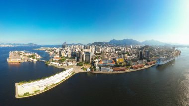 Rio de Janeiro 'nun Panoramik Manzarası Limanı, Yarının Müzesi, Ufuktaki Yapay Ada ve Dağlar