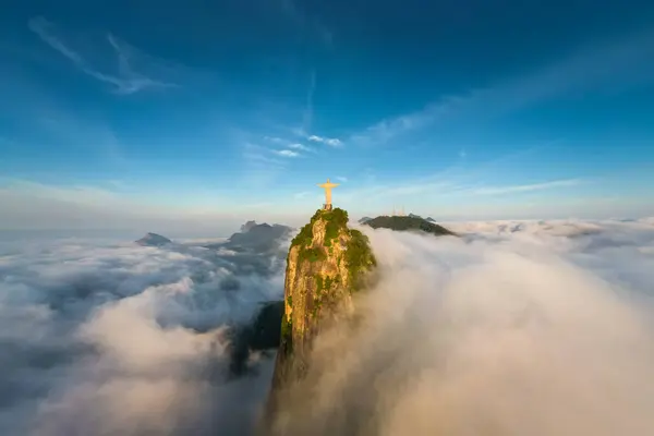 Rio Janeiro Brasil Abril 2024 Montanha Corcovado Sobre Nuvens Com Imagens De Bancos De Imagens