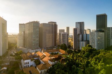 Rio de Janeiro Şehir Merkezi Gündoğumu Skyline Ofis Binaları ve Saint Anthony Manastırı