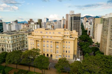 Belo Horizonte, Brezilya - 9 Nisan 2025: Brezilya Merkez Bankası 'nın Özgürlük Meydanı önündeki havadan görünüşü.