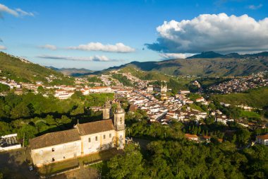 San Francisco de Paula Kilisesi ve Brezilya 'daki Minas Gerais Dağları' ndaki Ouro Preto Kasabası
