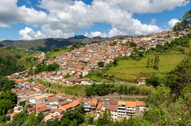 Brezilya 'nın Dağ Bölgesindeki Ouro Preto Town Panoramik Manzarası