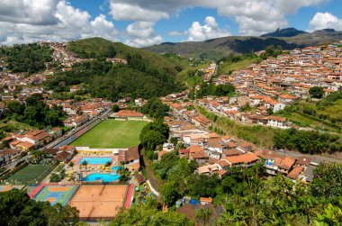 Brezilya 'nın Dağ Bölgesindeki Ouro Preto Town Panoramik Manzarası