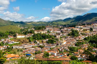 Brezilya 'nın Dağ Bölgesindeki Ouro Preto Town Panoramik Manzarası
