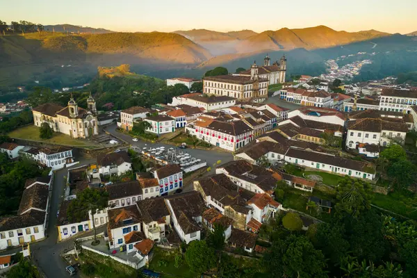 Brezilya 'nın Minas Gerais Eyaleti Dağları' ndaki Tarihi Ouro Preto Kasabası Hava Manzarası