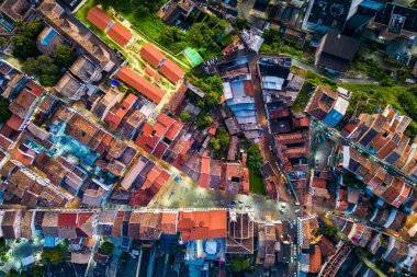 Salvador 'daki tarihi şehir Pelourinho' nun Hava Gecesi Manzarası