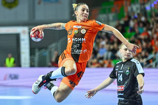 stock image LUBIN, POLAND - MAY 7, 2022: Handball PGNiG Superleague Women match MKS Zaglebie Lubin -  MKS FunFloor Perla Lublin. In action Patricia Machado-Matieli.