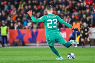 PRAG, CZECHIA - 24 Mart 2023 UEFA Euro 2024 elemeleri. Maç Çek Cumhuriyeti - Polonya 3: 1. Eylem kalecisi Pavlenka.