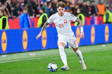 PRAG, CZECH REPUBLIC - 24 Mart 2023: UEFA Euro 2024 elemeleri. Maç Çek Cumhuriyeti - Polonya 3: 1. Aslında Nicola Zalewski.